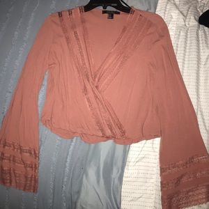 Flowey top with lace details